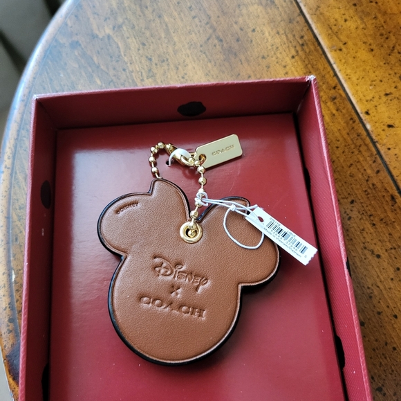 Disney x Coach Minnie Mouse Bag Charm NWT! - Picture 2 of 4
